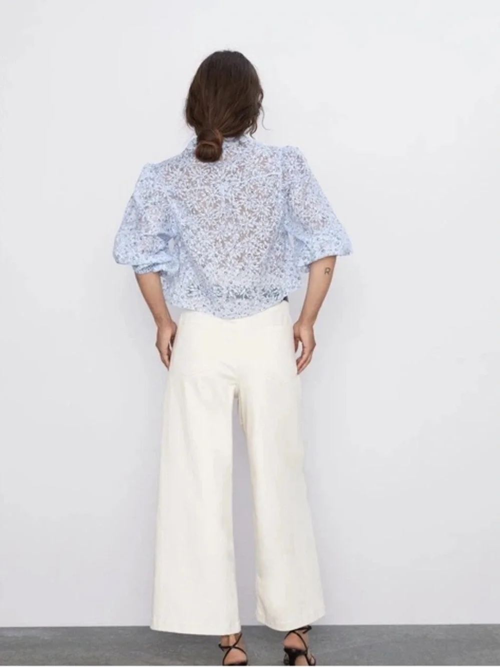 Zara Blue Floral Lace Cropped Puff Sleeve Button-Up Blouse Size M